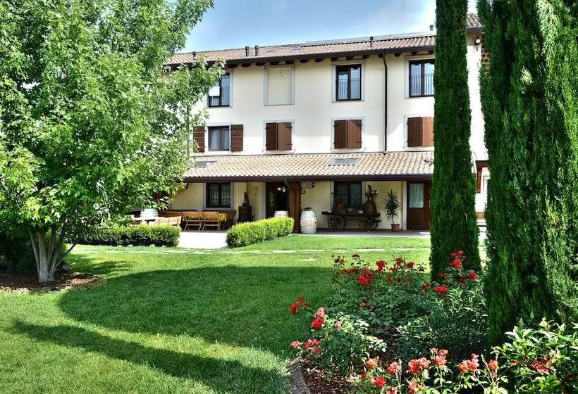 Hotelli Agriturismo La Rosta