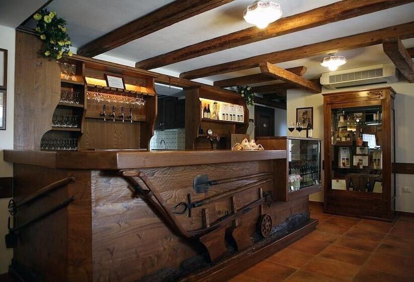 בית מלון כפרי Agriturismo La Rosta