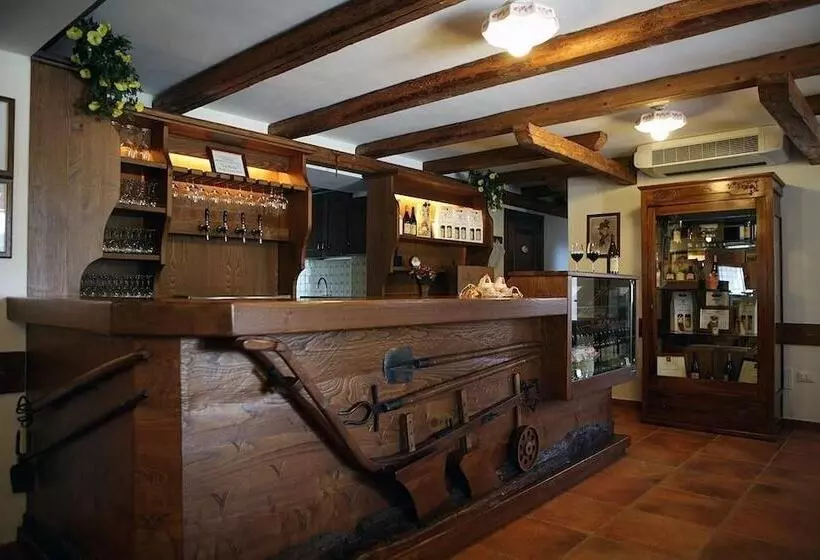 Hotelli Agriturismo La Rosta