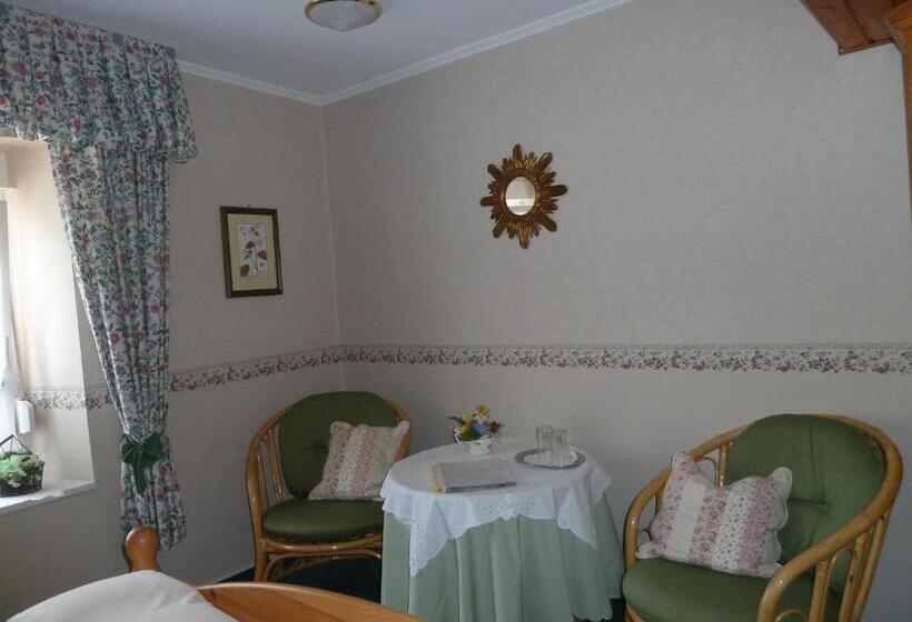 펜션 Alte Weinstuben Steinfelder Hof Garni