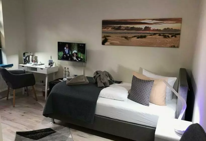 ペンション Friesenhof Nieblum   Hotel Garni