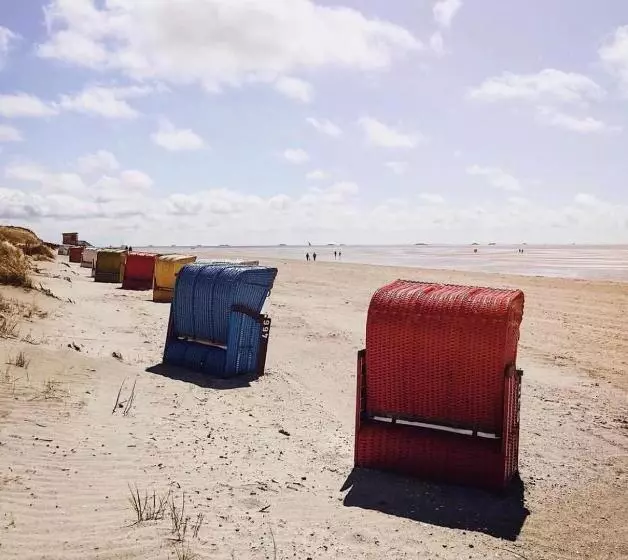 ペンション Friesenhof Nieblum   Hotel Garni