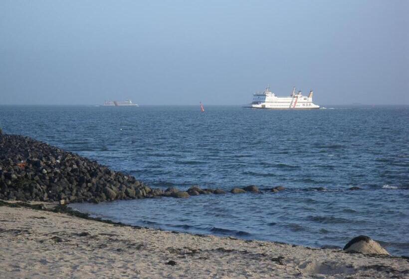 펜션 Friesenhof Nieblum   Hotel Garni