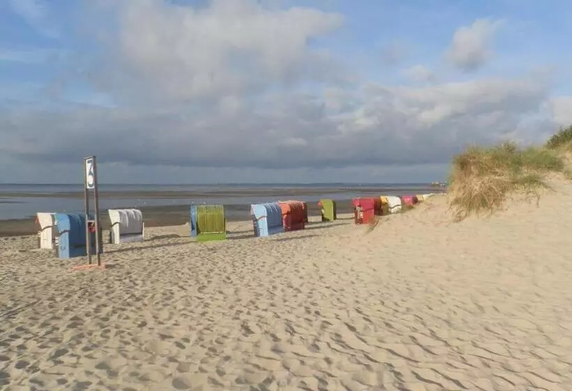 ペンション Friesenhof Nieblum   Hotel Garni