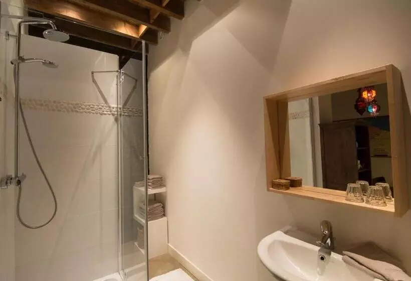 Majatalo Gastenkamers Uitgaanslapen