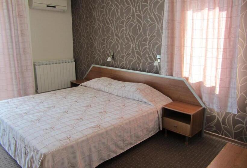 ペンション Guest House Ianis Paradise