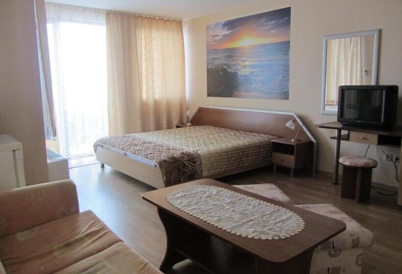 ペンション Guest House Ianis Paradise