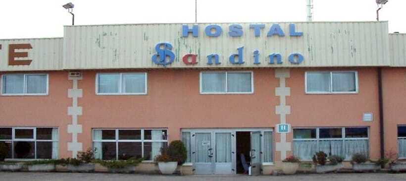 ペンション Hostal Sandino