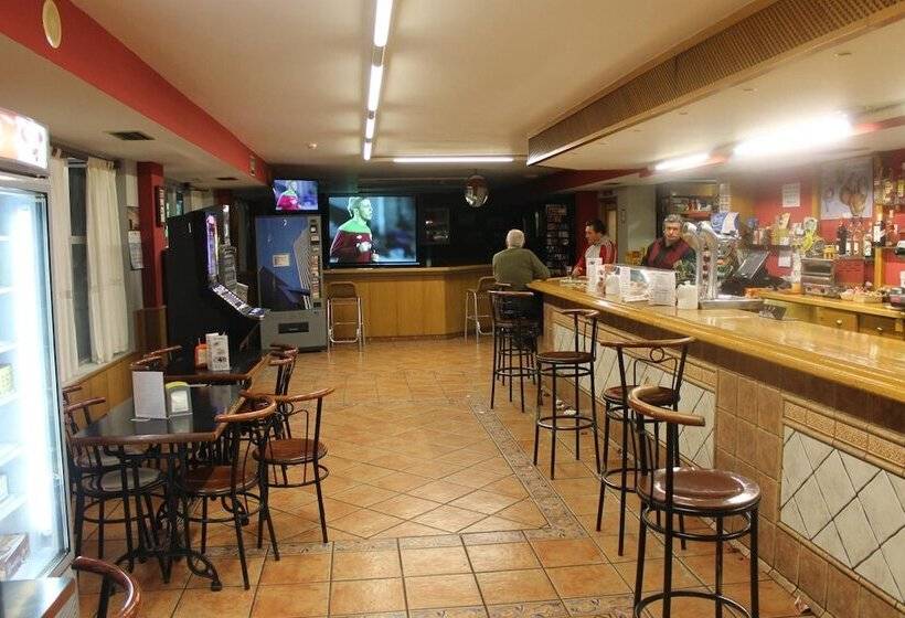 ペンション Hostal Sandino