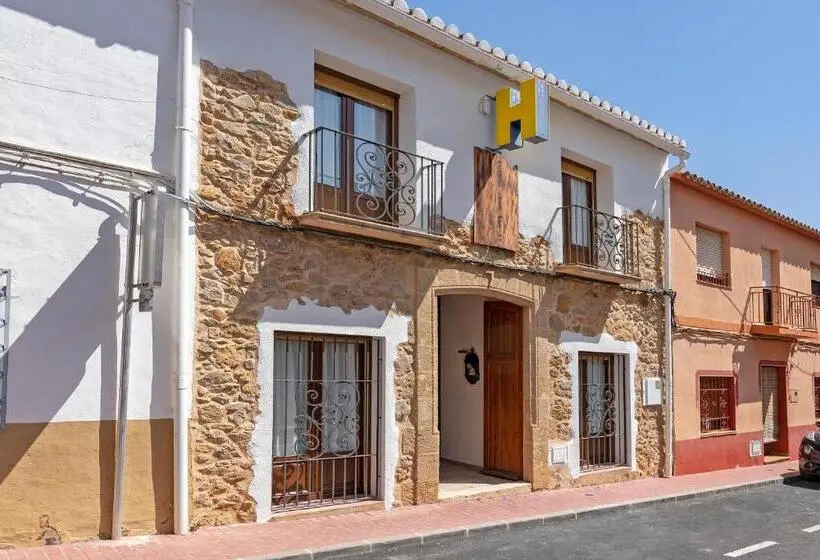 ペンション Hostal Tres Molins