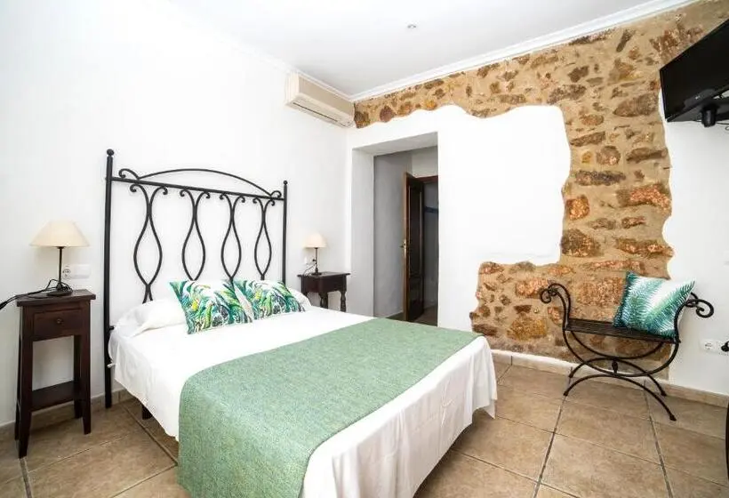 ペンション Hostal Tres Molins