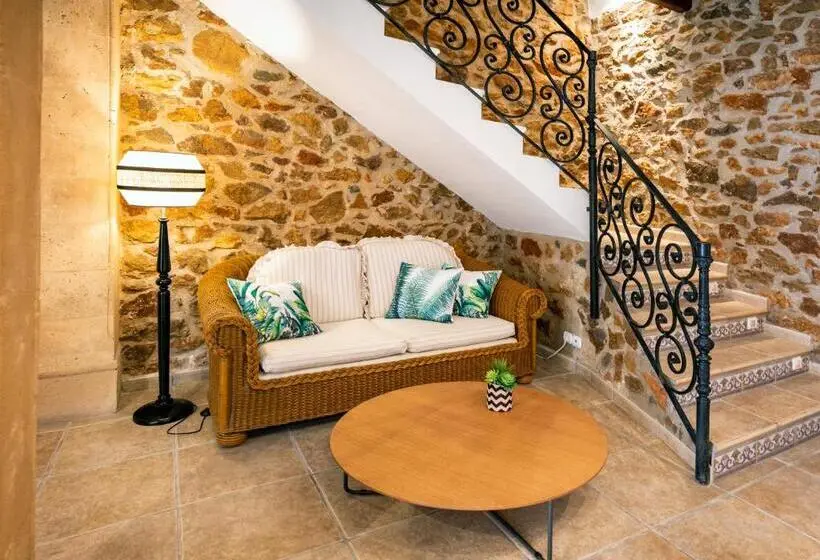 ペンション Hostal Tres Molins