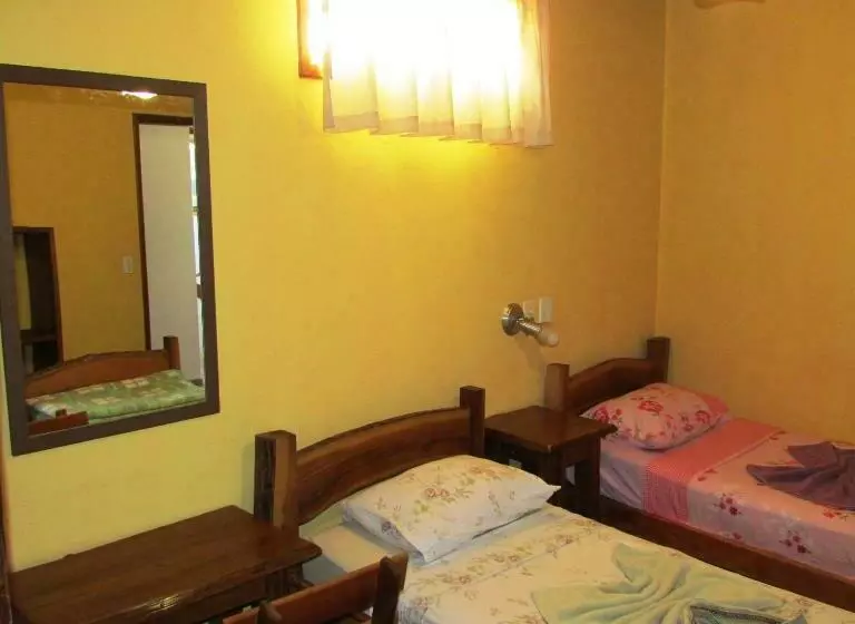 ペンション Pousada Tatu Feliz