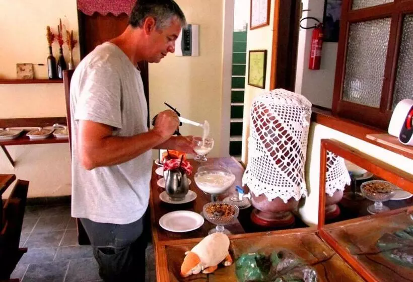 ペンション Pousada Tatu Feliz