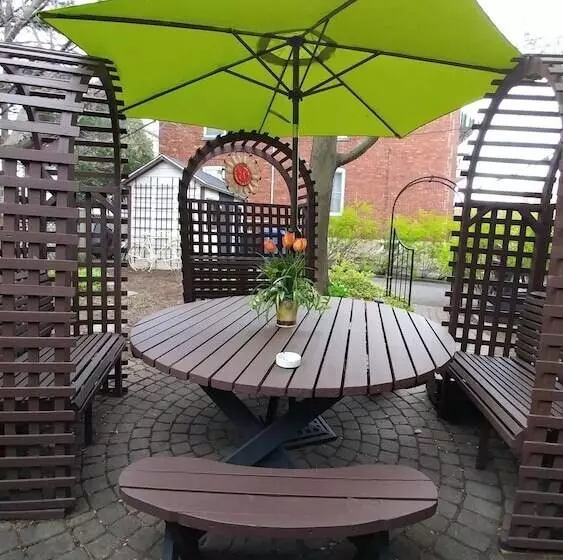 Majatalo Refuge Du Poète