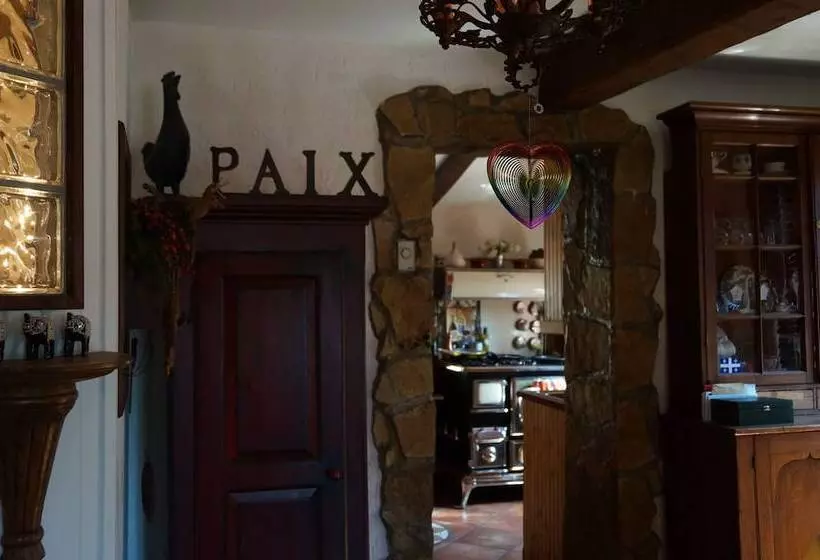 Majatalo Refuge Du Poète