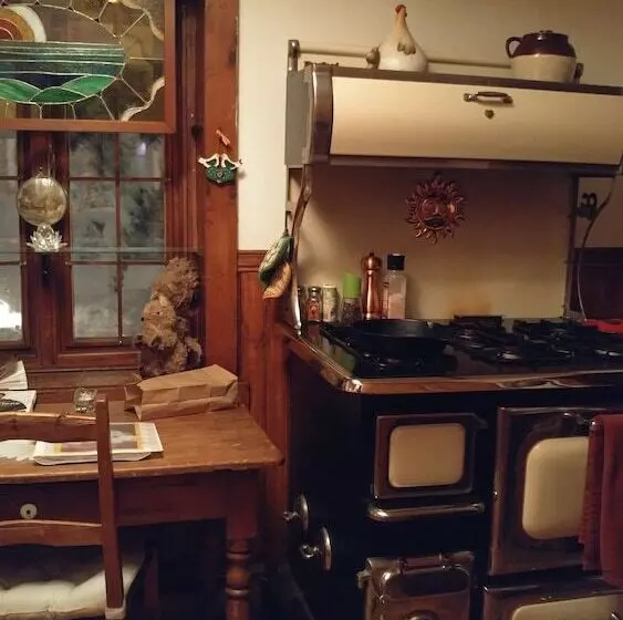 Majatalo Refuge Du Poète