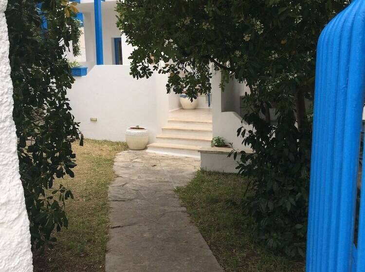 Villa Flora Studios & Apartments