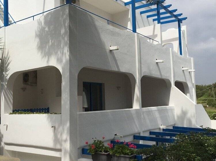 Villa Flora Studios & Apartments