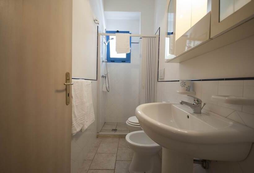 Villa Flora Studios & Apartments