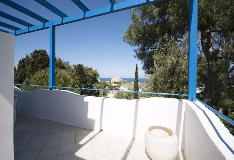 Villa Flora Studios & Apartments