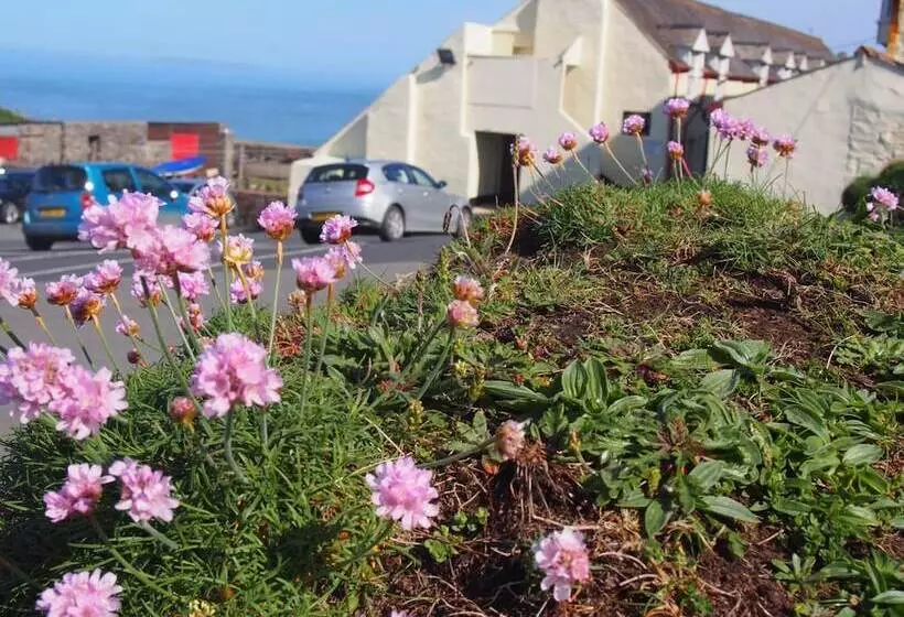 Retkeilymaja Hartland Quay