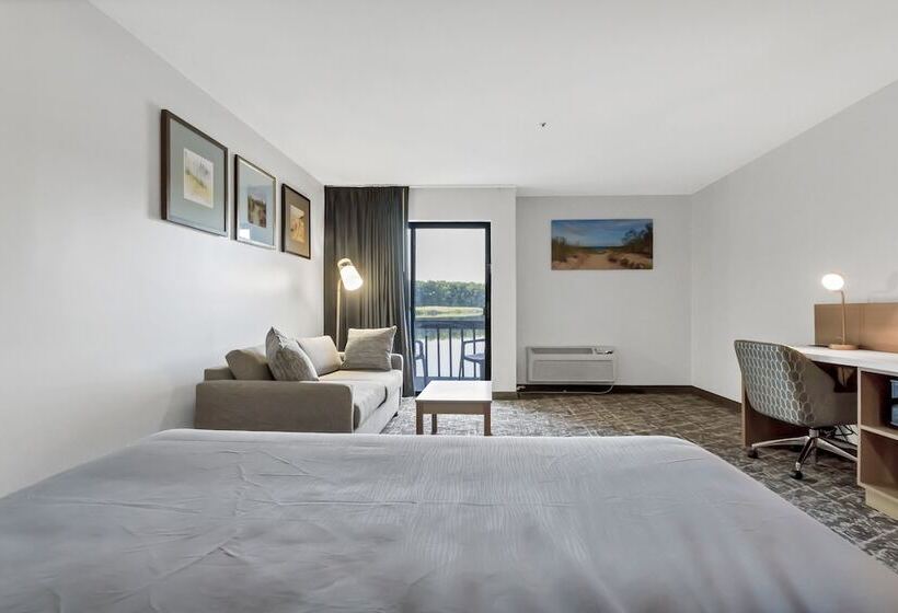 Общежитие Waterbird Lakeside Inn