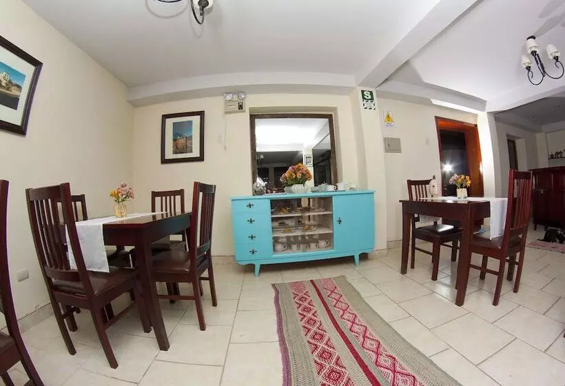 هاستل Yucay Plaza Inn
