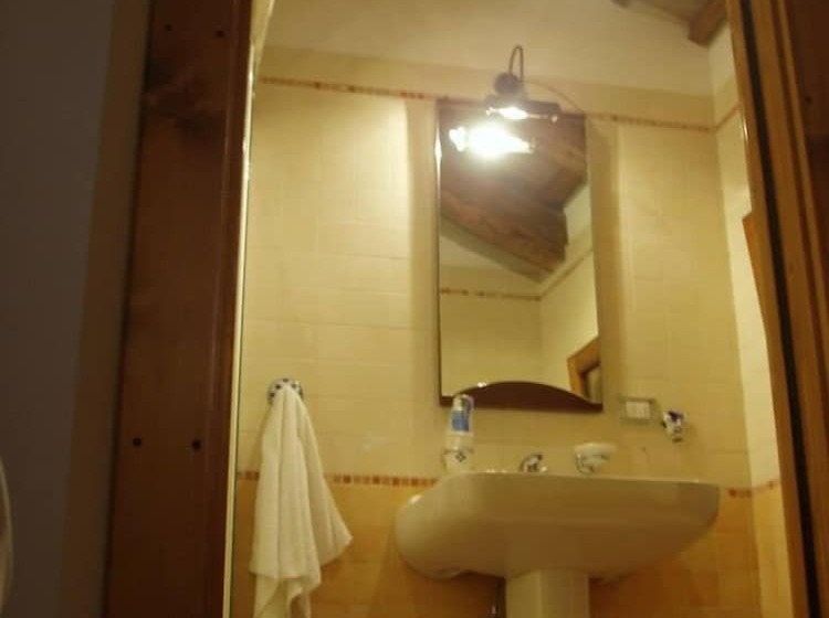 Hotel Agriturismo Melo In Fiore Con Camere E Colazioni Nella Zona Del Prosecco Docg Asolo