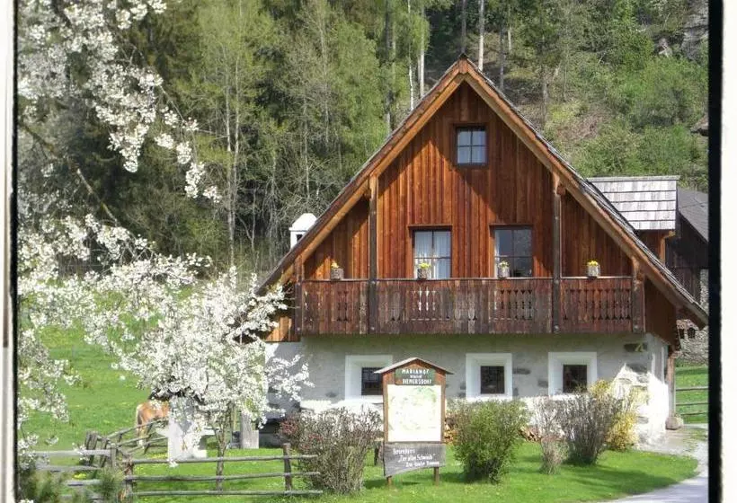هتل Ferienhaus Zur Alten Schmiede