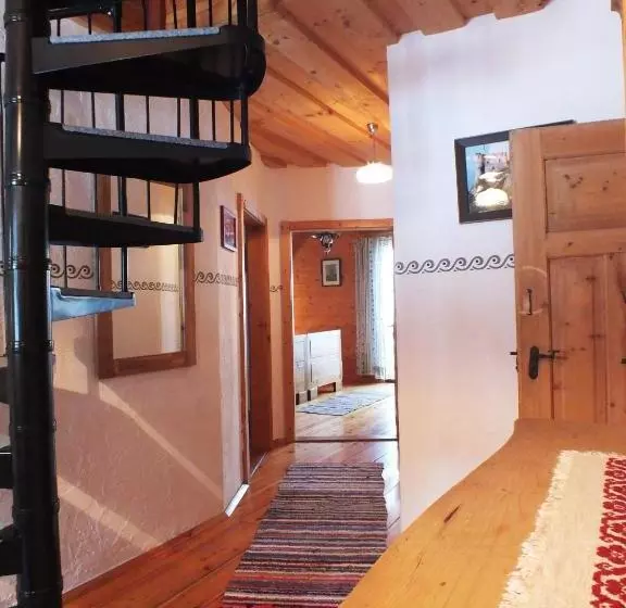هتل Ferienhaus Zur Alten Schmiede