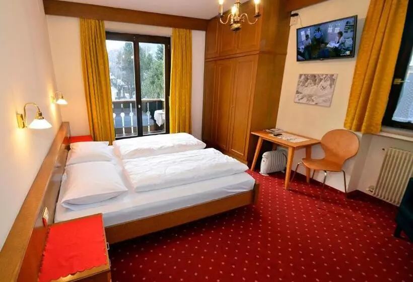 Retkeilymaja Transit Rooms   Your Stopover