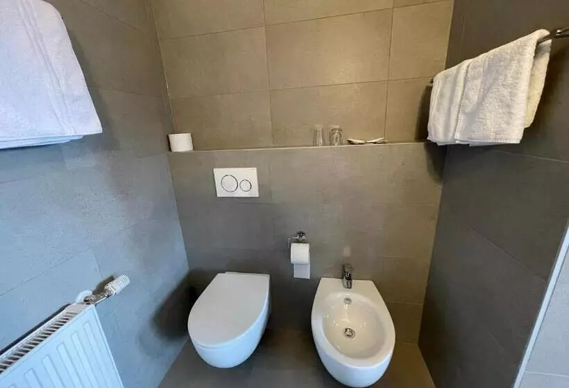 Retkeilymaja Transit Rooms   Your Stopover