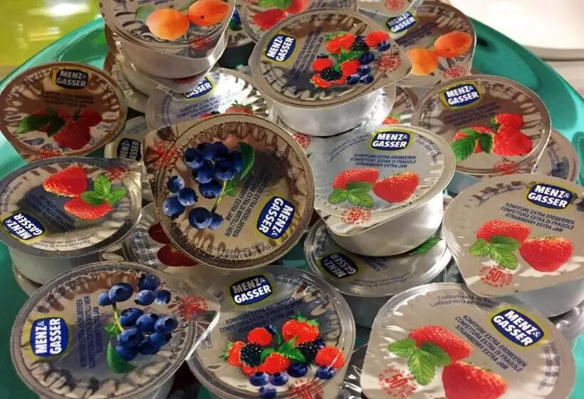 Retkeilymaja Transit Rooms   Your Stopover