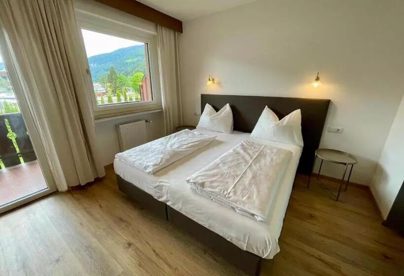 Retkeilymaja Transit Rooms   Your Stopover