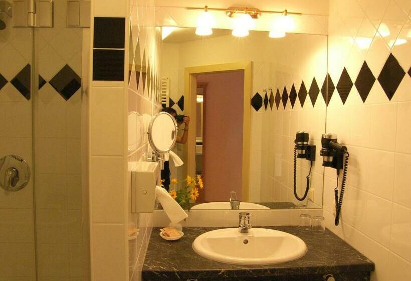 Vandrarhem Gasthof Safenhof