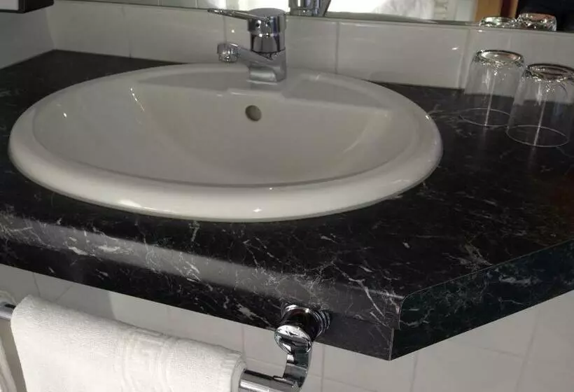 Retkeilymaja Gasthof Safenhof