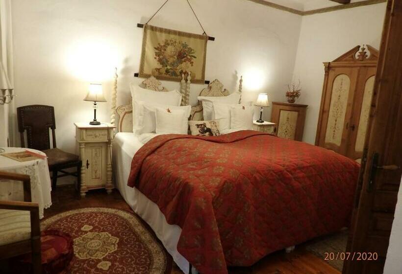 Casa Cositorarului Boutique Pension