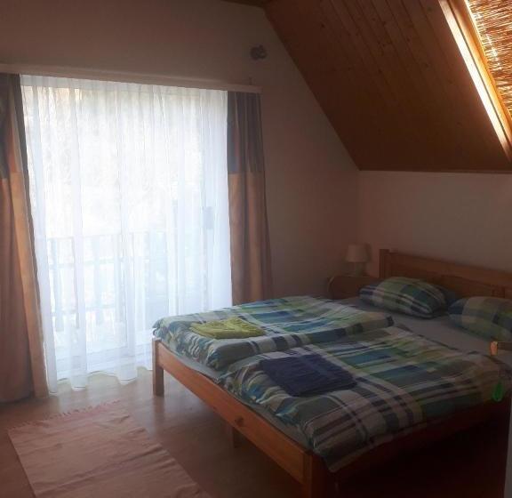 بنسيون Attila S Guest House