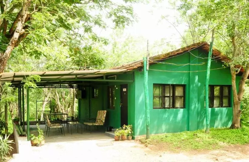 Majatalo Bamboo Banks Farm & Guest House