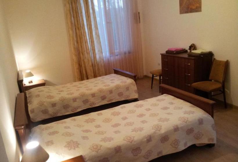 پانسیون Gohar`s Guest House