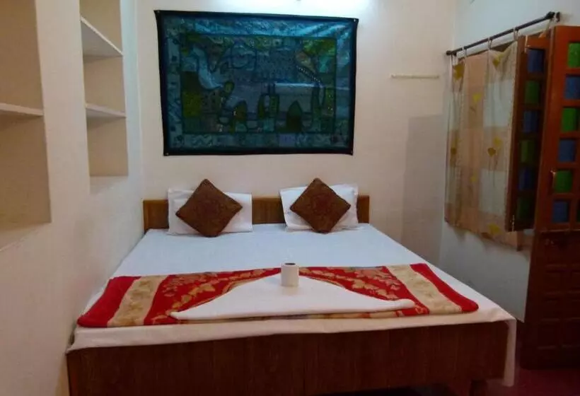 ペンション Gajanand Guest House
