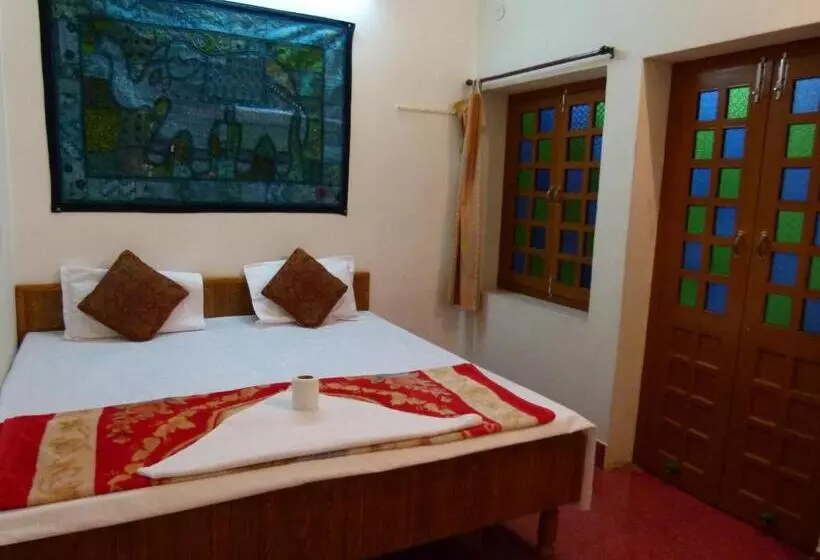 ペンション Gajanand Guest House