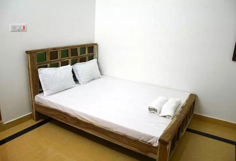 ペンション Gajanand Guest House