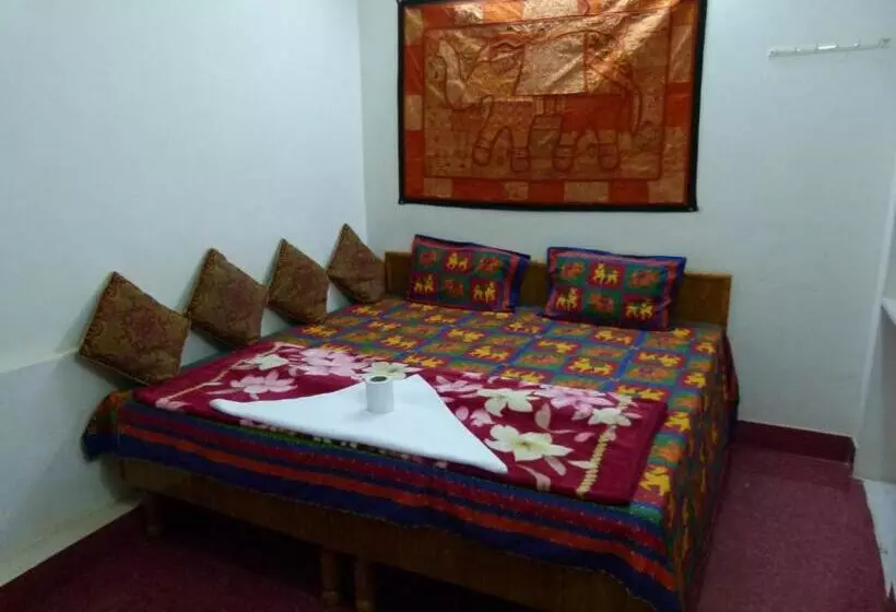 ペンション Gajanand Guest House