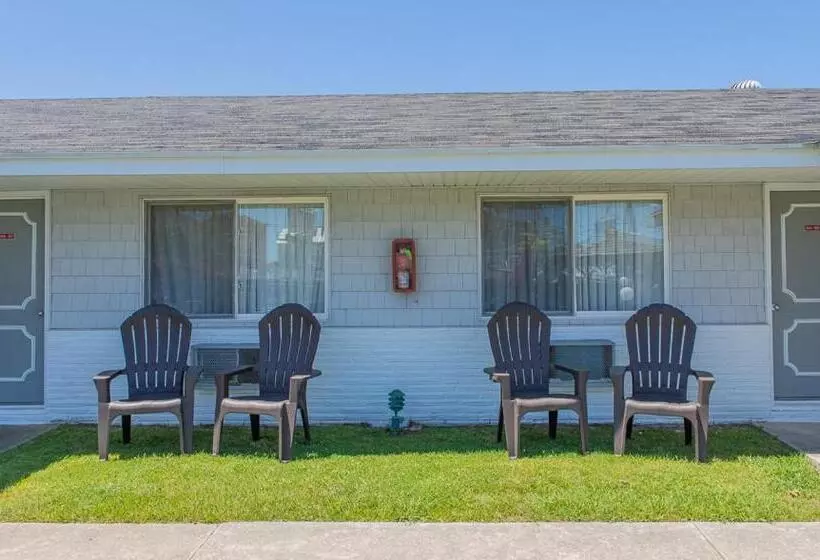 Retkeilymaja Atlantic Coast Inn