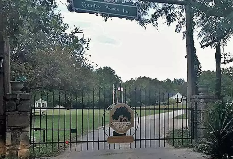 Retkeilymaja Country Woods Inn