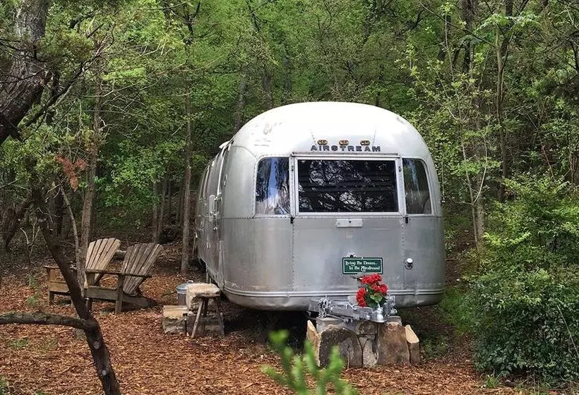 Retkeilymaja Country Woods Inn