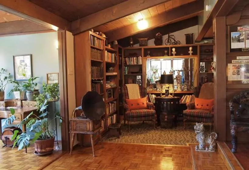 هاستل Strawberry Creek Inn