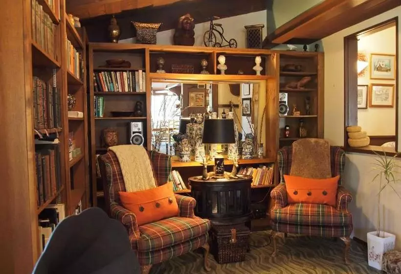 هاستل Strawberry Creek Inn